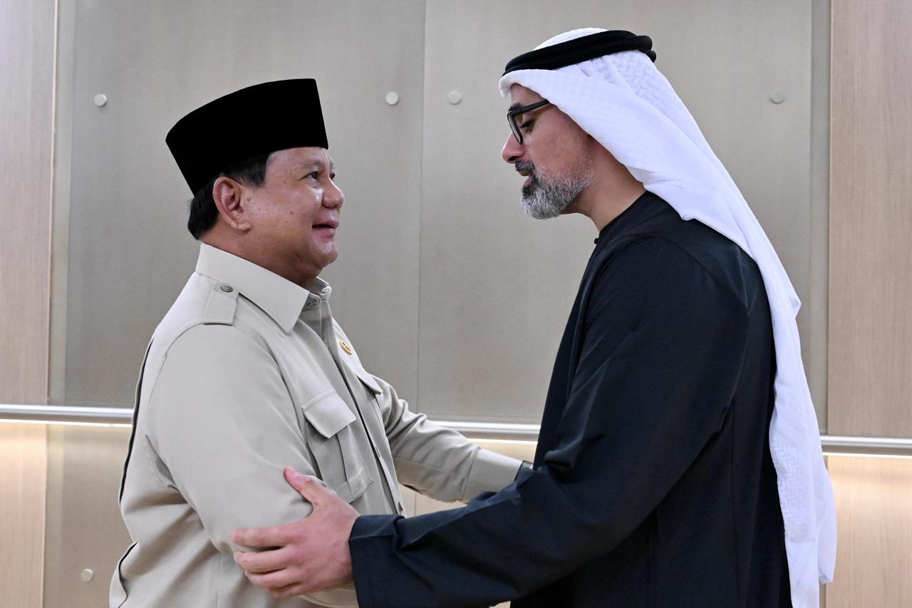 Presiden Prabowo bertemu Emir Qatar yang Mulia Sheikh Tamim bin Hamad Al Thani di Istana Lusail Doha Qatar (Ashar/Foto: BiroSetpres/SinPo.id)