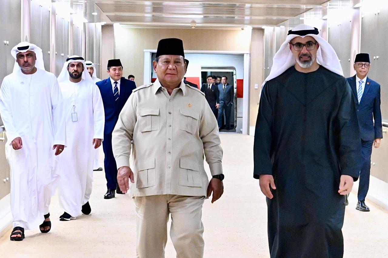 Presiden Prabowo bertemu Emir Qatar yang Mulia Sheikh Tamim bin Hamad Al Thani di Istana Lusail Doha Qatar (Ashar/Foto: BiroSetpres/SinPo.id)