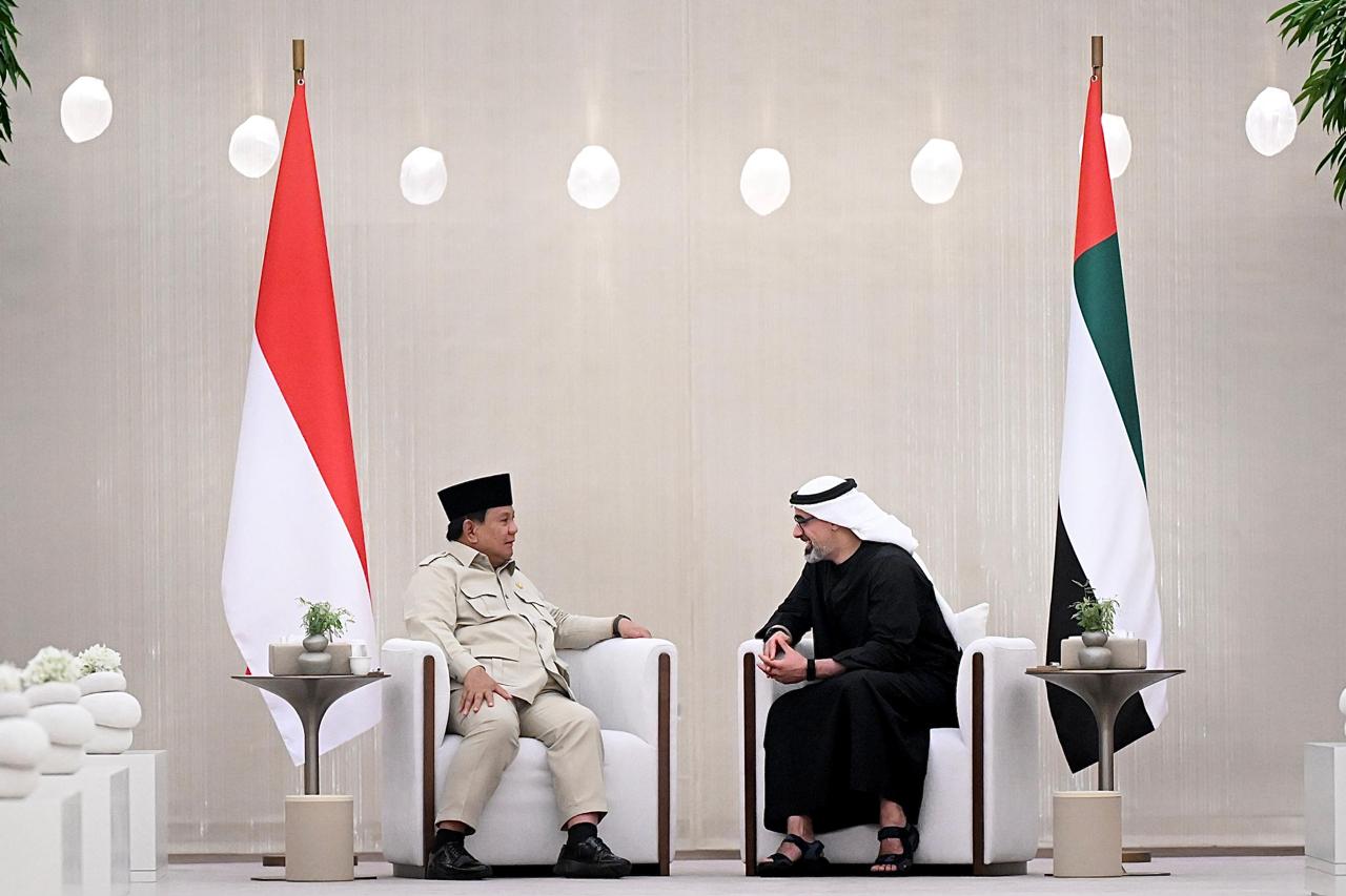 Presiden Prabowo bertemu Emir Qatar yang Mulia Sheikh Tamim bin Hamad Al Thani di Istana Lusail Doha Qatar (Ashar/Foto: BiroSetpres/SinPo.id)