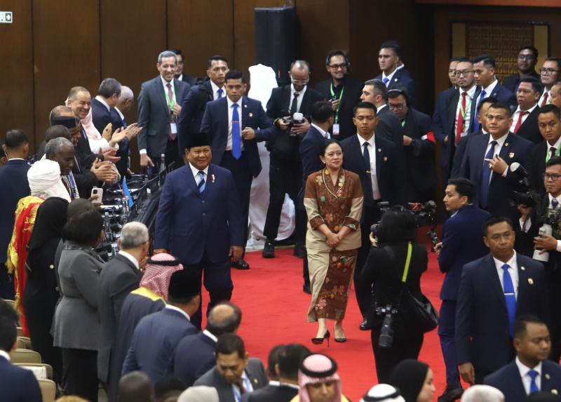 Presiden Prabowo Subianto didampingi oleh Ketua DPR RI Puan Maharani membuka Konferensi ke-19 Parliamentry Union The OIC (PUIC) di Gedung Nusantara (Ashar/SinPo.id)