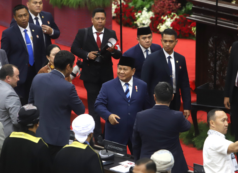 Presiden Prabowo Subianto didampingi oleh Ketua DPR RI Puan Maharani membuka Konferensi ke-19 Parliamentry Union The OIC (PUIC) di Gedung Nusantara (Ashar/SinPo.id)