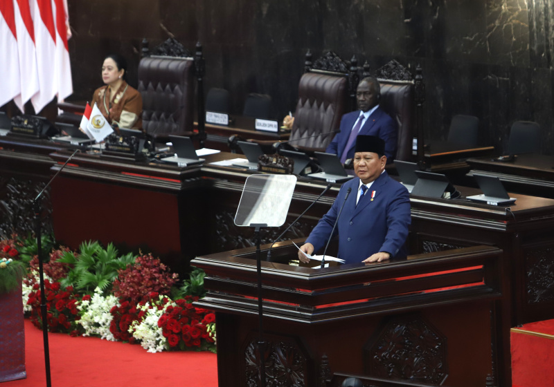 Presiden Prabowo Subianto didampingi oleh Ketua DPR RI Puan Maharani membuka Konferensi ke-19 Parliamentry Union The OIC (PUIC) di Gedung Nusantara (Ashar/SinPo.id)