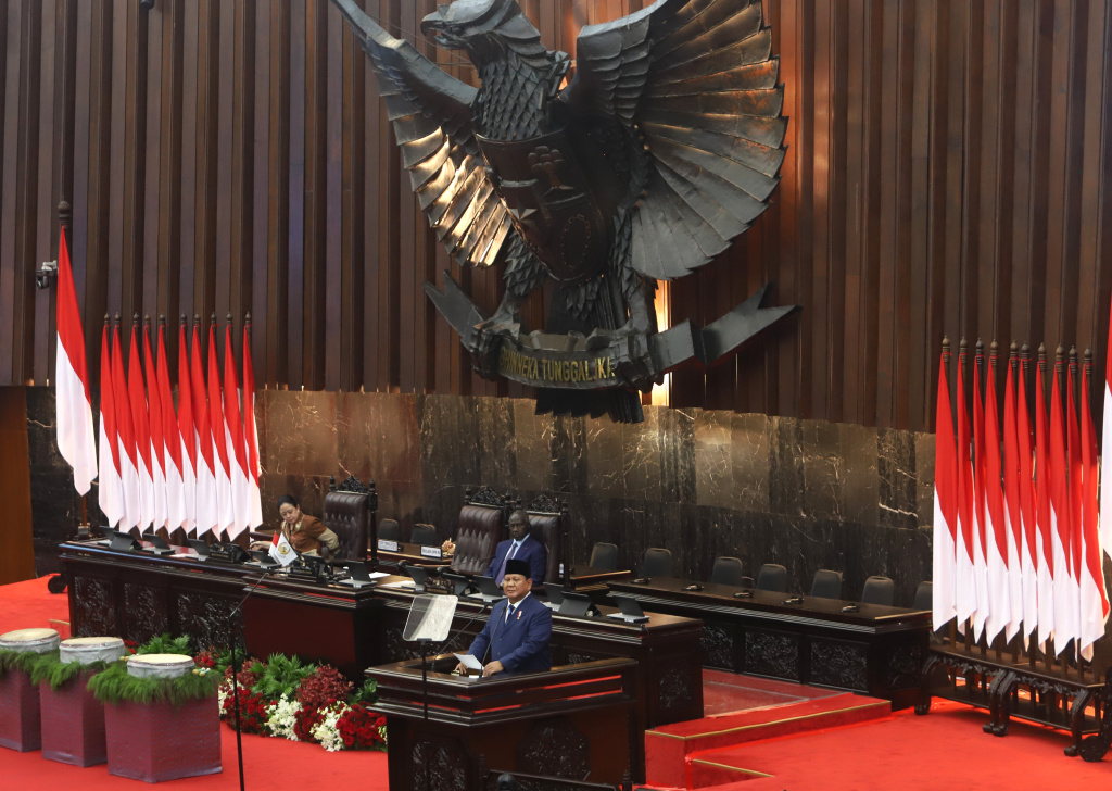 Presiden Prabowo Subianto didampingi oleh Ketua DPR RI Puan Maharani membuka Konferensi ke-19 Parliamentry Union The OIC (PUIC) di Gedung Nusantara (Ashar/SinPo.id)