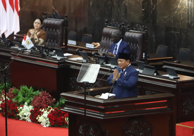 Presiden Prabowo Subianto didampingi oleh Ketua DPR RI Puan Maharani membuka Konferensi ke-19 Parliamentry Union The OIC (PUIC) di Gedung Nusantara (Ashar/SinPo.id)
