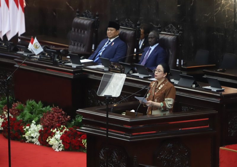 Presiden Prabowo Subianto didampingi oleh Ketua DPR RI Puan Maharani membuka Konferensi ke-19 Parliamentry Union The OIC (PUIC) di Gedung Nusantara (Ashar/SinPo.id)