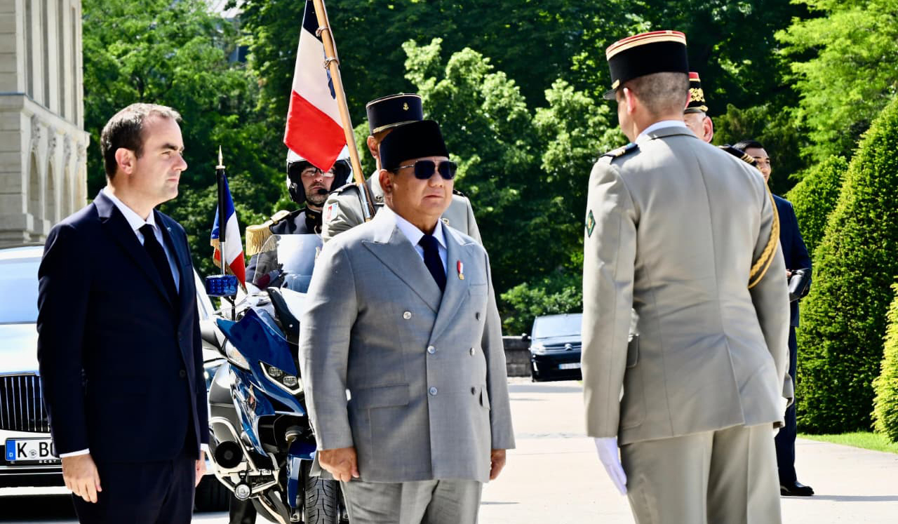 Presiden Prabowo, saat melakukan kunjungan ke Paris, Prancis. (Agus Priatna/BPMI Setpres/SinPo.id)