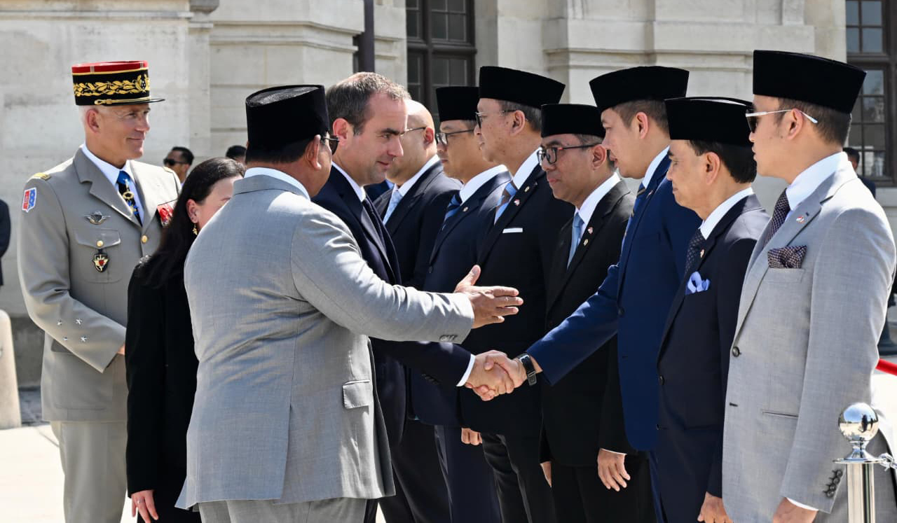 Presiden Prabowo, saat melakukan kunjungan ke Paris, Prancis. (Agus Priatna/BPMI Setpres/SinPo.id)