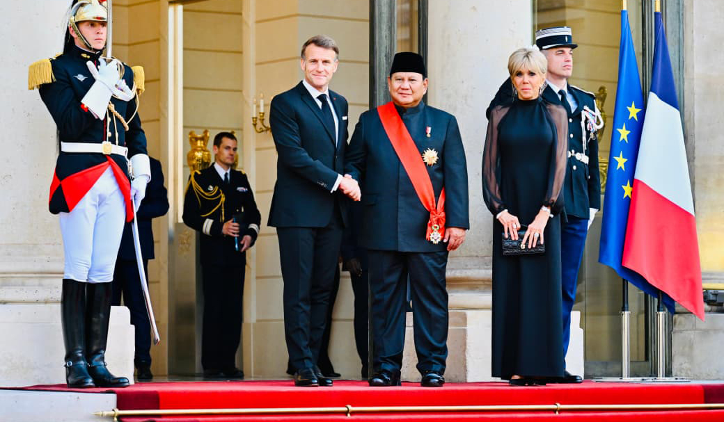 Presiden Prabowo saat menghadiri jamuan santap malam kenegaraan di Istana Élysée, Paris. (Agus Priatna/BPMI Setpres/SinPo.id)