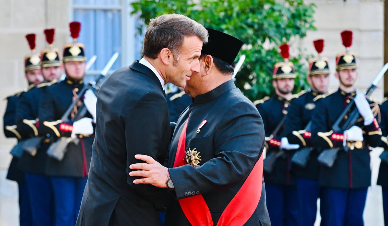 Presiden Prabowo saat menghadiri jamuan santap malam kenegaraan di Istana Élysée, Paris. (Agus Priatna/BPMI Setpres/SinPo.id)