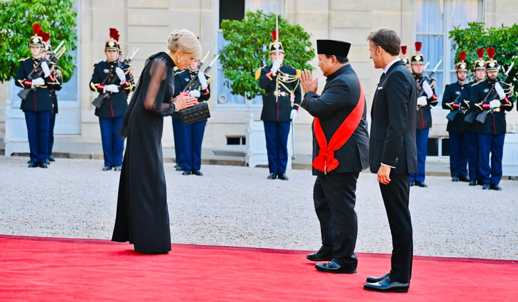 Presiden Prabowo saat menghadiri jamuan santap malam kenegaraan di Istana Élysée, Paris. (Agus Priatna/BPMI Setpres/SinPo.id)