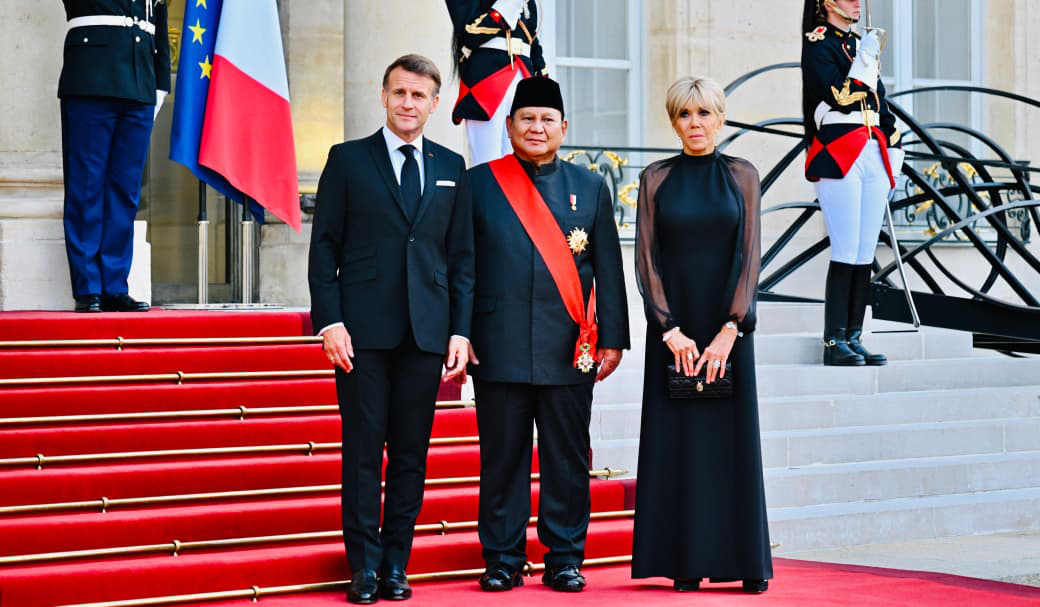 Presiden Prabowo saat menghadiri jamuan santap malam kenegaraan di Istana Élysée, Paris. (Agus Priatna/BPMI Setpres/SinPo.id)