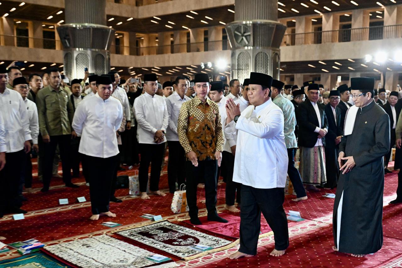 Presiden Prabowo Subianto menghadiri peringatan Maulid Nabi Muhammad 1447 H di Masjid Istiqlal (Ashar/Foto: BiroSetpres/SinPo.id)