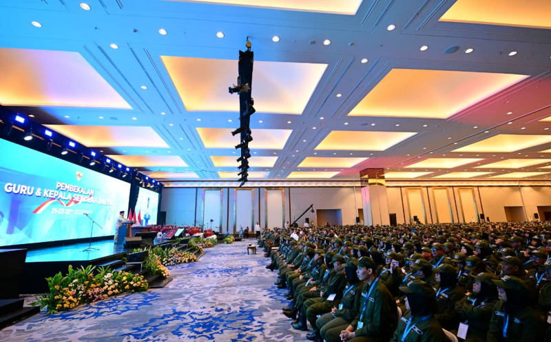 Presiden Prabowo Subianto menghadiri pembekalan guru dan Kepala Sekolah rakyat (Ashar/Foto: BiroSetpres/SinPo.id)