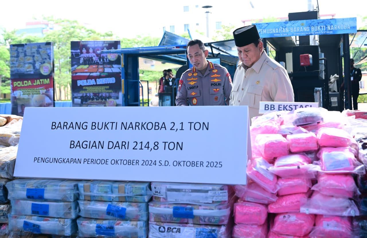 Presiden Prabowo Subianto hadiri pemusnahan barang bukti narkoba seberat 214,84 ton dalam periode satu tahun pemerintahan (Ashar/Foto: BiroSetpres/SinPo.id)