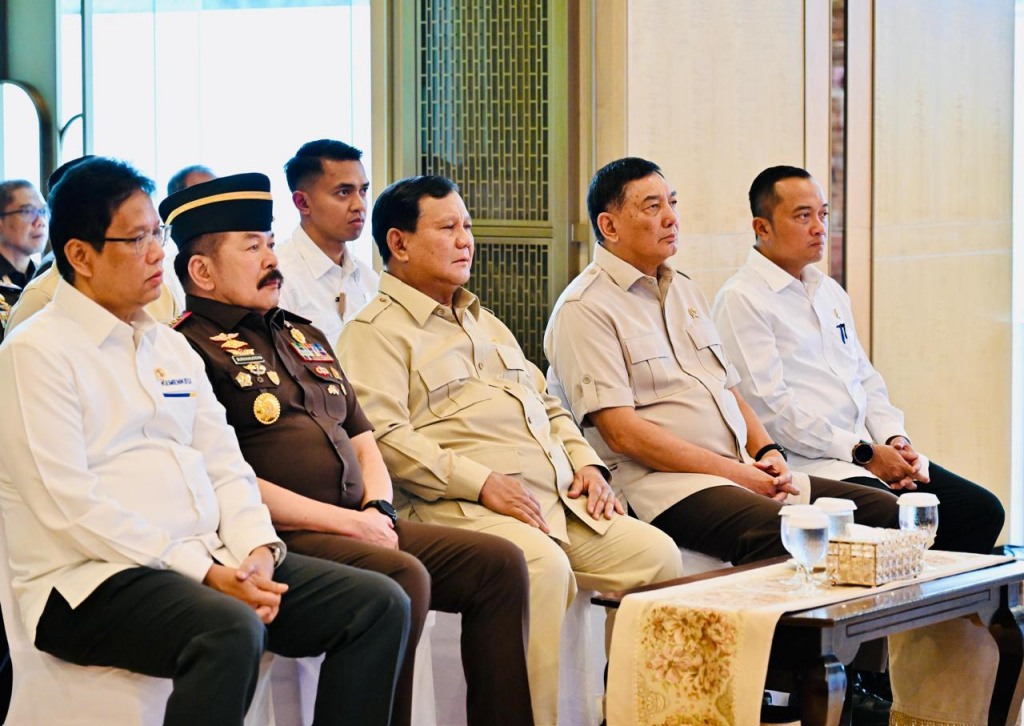 Presiden Prabowo Subianto menghadiri penyerahan uang hasil sitaan korupsi CPO di Kejagung Rp.13 triliun (Ashar/Foto: BiroSetpresLailyRachev/SinPo.id)