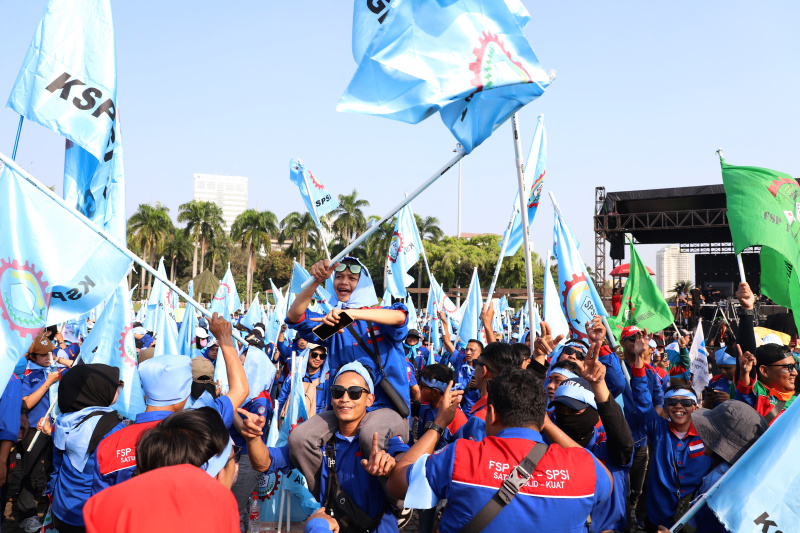 Presiden Prabowo Subianto hadiri peringatan hari buruh Internasional atau may day di monas (Ashar/SinPo.id)