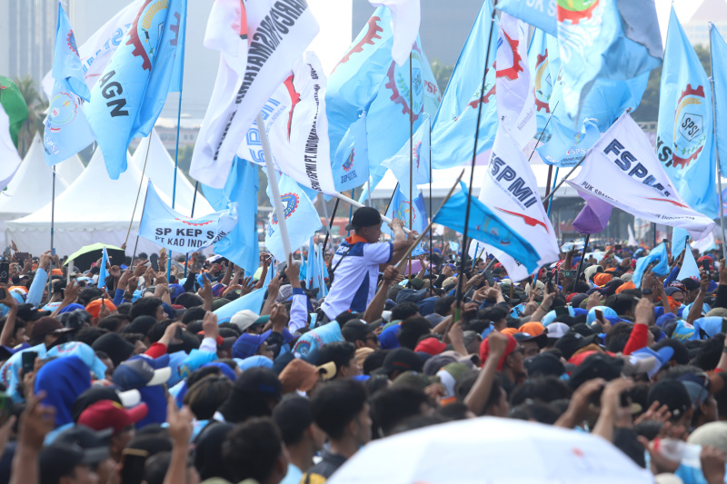 Presiden Prabowo Subianto hadiri peringatan hari buruh Internasional atau may day di monas (Ashar/SinPo.id)