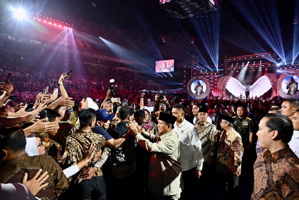 Presiden Prabowo Subianto menghadiri Puncak Peringatan Hari Guru Nasional di Arena Indonesia Senayan (Ashar/Foto: BiroSetpres/SinPo.id)