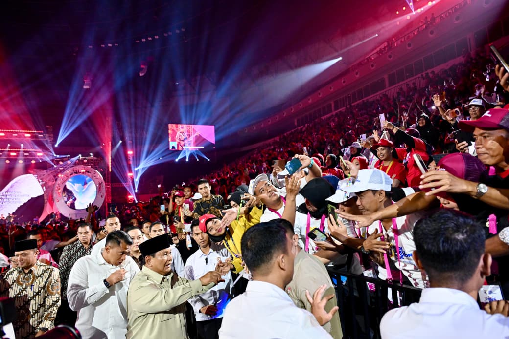 Presiden Prabowo Subianto menghadiri Puncak Peringatan Hari Guru Nasional di Arena Indonesia Senayan (Ashar/Foto: BiroSetpres/SinPo.id)