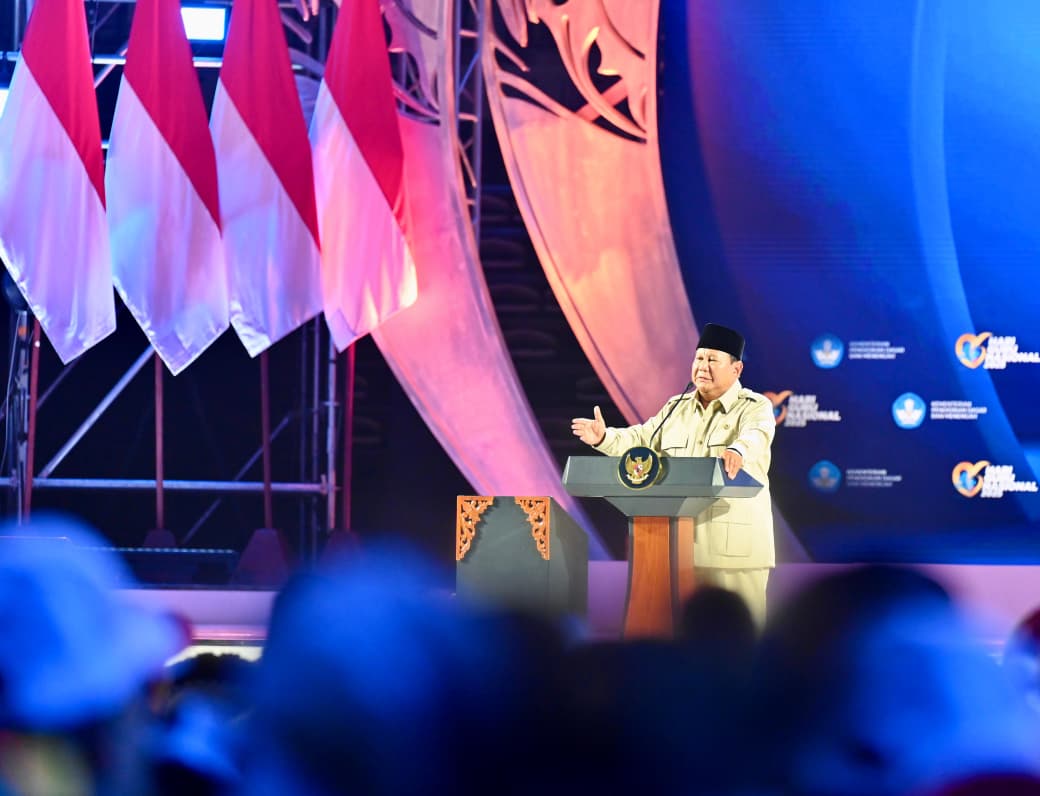 Presiden Prabowo Subianto menghadiri Puncak Peringatan Hari Guru Nasional di Arena Indonesia Senayan (Ashar/Foto: BiroSetpres/SinPo.id)