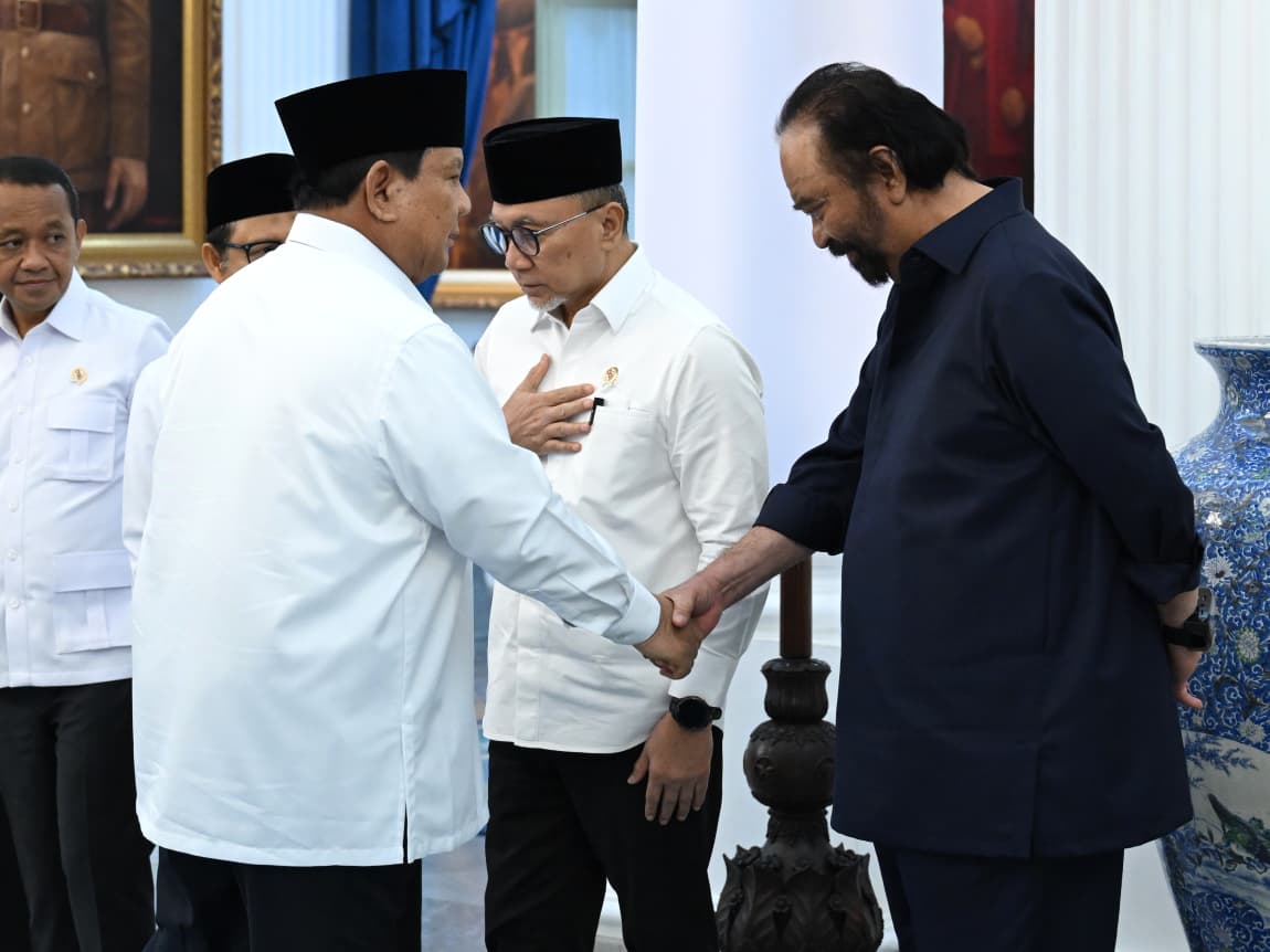 Presiden Prabowo Subianto menggelar konferensi pers didampingi oleh para Ketua Parpol di Istana Merdeka (Ashar/Foto: BiroSetpres/SinPo.id)