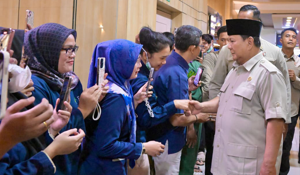 Presiden Prabowo jenguk korban KA. (Agus Priatna/BPMI Setpres/SinPo.id)