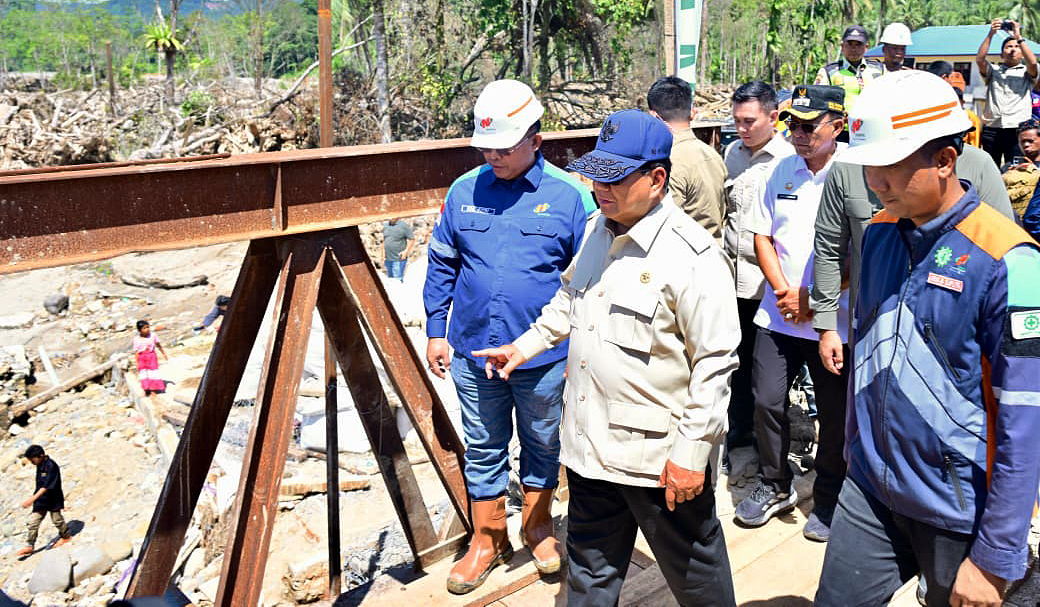 Presiden Prabowo tinjau infrastruktur di Tapanuli Selatan. (Agus Priatna/SinPo.id/BPMI Setpres)