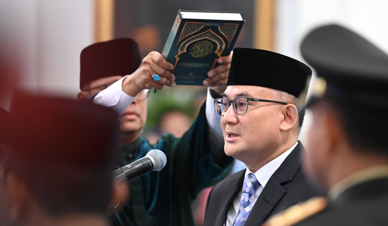 Pelantikan Dubers LBBP untuk Kesultanan Oman, Andi Rahadian. (Agus Priatna/SinPo.id/BPMI Setpres)