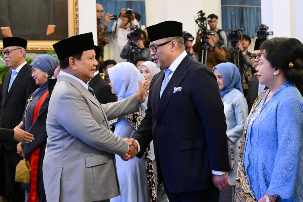 Presiden Prabowo resmi melantik DK LPS di Istana Negara (Ashar/SinPo.id)