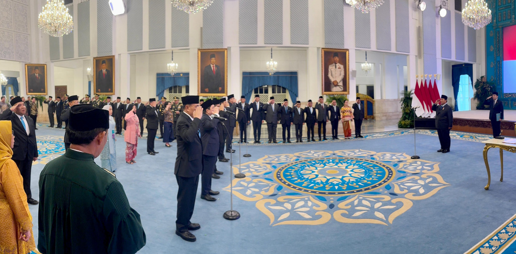 Presiden Prabowo melantik Menteri dan Wakil Menteri di Istana (Ashar/Foto:BiroSetpres/SinPo.id)