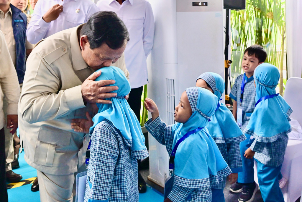 Presiden Prabowo Subianto meluncurkan digitalisasi pembelajaran (Ashar/Foto: BiroSetpres/SinPo.id)