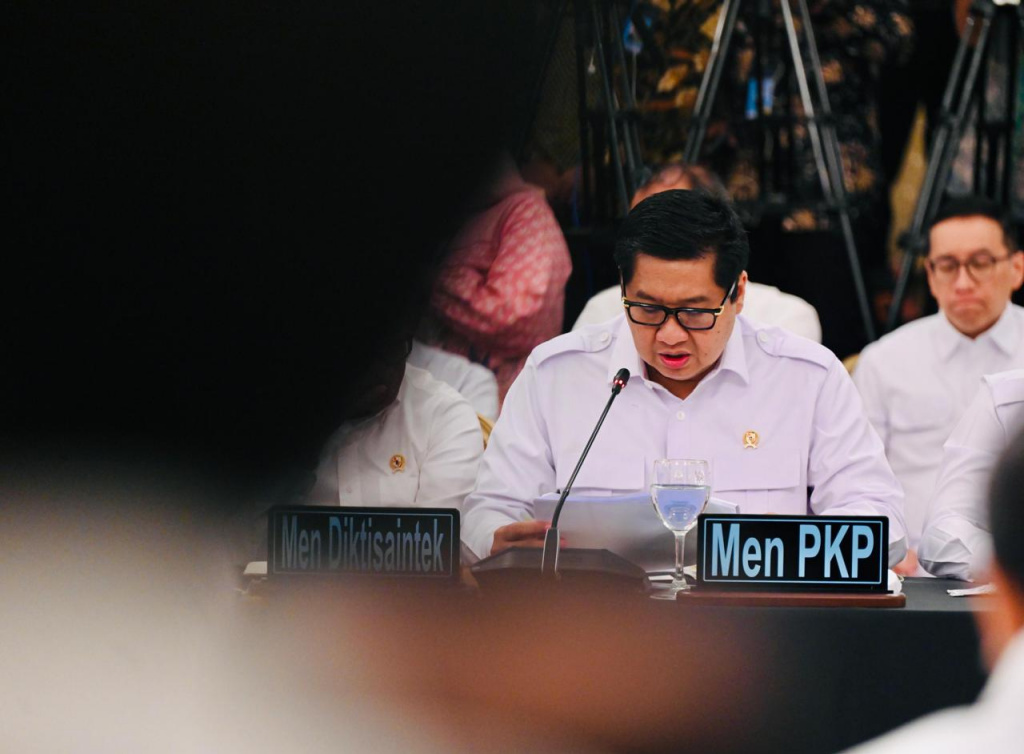 Presiden Prabowo Subianto Pimpin sidang Sidang Kabinet Paripurna membahas percepatan pemulihan bencana di Aceh dan Sumatera (Ashar/Foto: BiroSetpres/SinPo.id)