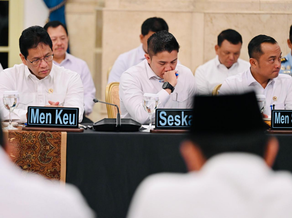 Presiden Prabowo Subianto Pimpin sidang Sidang Kabinet Paripurna membahas percepatan pemulihan bencana di Aceh dan Sumatera (Ashar/Foto: BiroSetpres/SinPo.id)