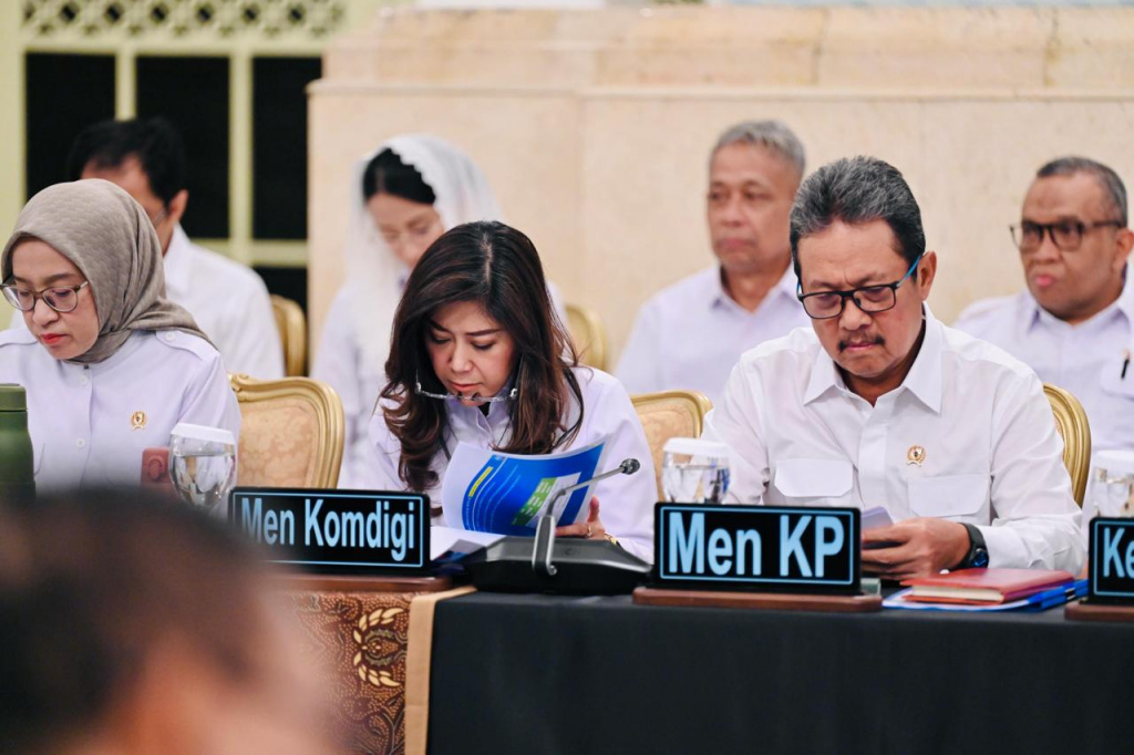 Presiden Prabowo Subianto Pimpin sidang Sidang Kabinet Paripurna membahas percepatan pemulihan bencana di Aceh dan Sumatera (Ashar/Foto: BiroSetpres/SinPo.id)