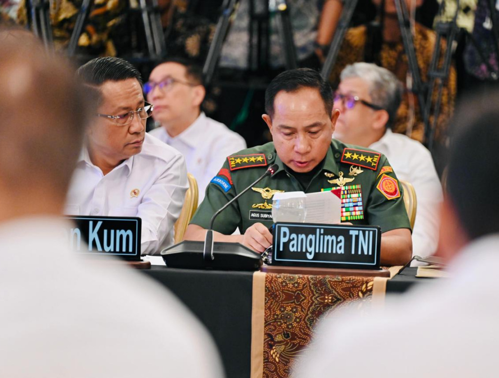 Presiden Prabowo Subianto Pimpin sidang Sidang Kabinet Paripurna membahas percepatan pemulihan bencana di Aceh dan Sumatera (Ashar/Foto: BiroSetpres/SinPo.id)
