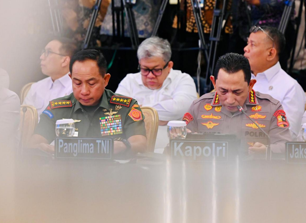 Presiden Prabowo Subianto Pimpin sidang Sidang Kabinet Paripurna membahas percepatan pemulihan bencana di Aceh dan Sumatera (Ashar/Foto: BiroSetpres/SinPo.id)