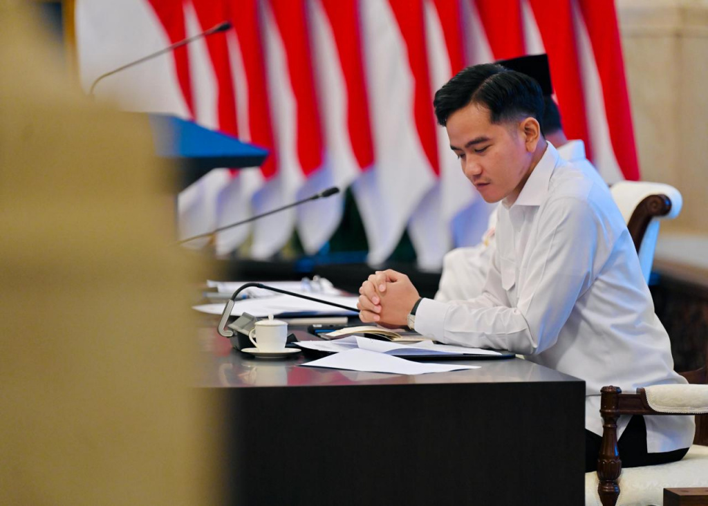 Presiden Prabowo Subianto Pimpin sidang Sidang Kabinet Paripurna membahas percepatan pemulihan bencana di Aceh dan Sumatera (Ashar/Foto: BiroSetpres/SinPo.id)