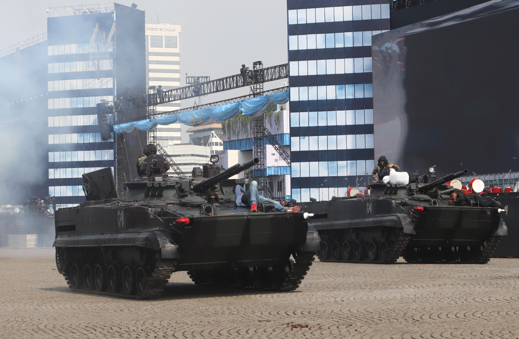 Presiden Prabowo Subianto memimpin Upacara HUT ke-80 TNI di Monas (Ashar/SinPo.id)