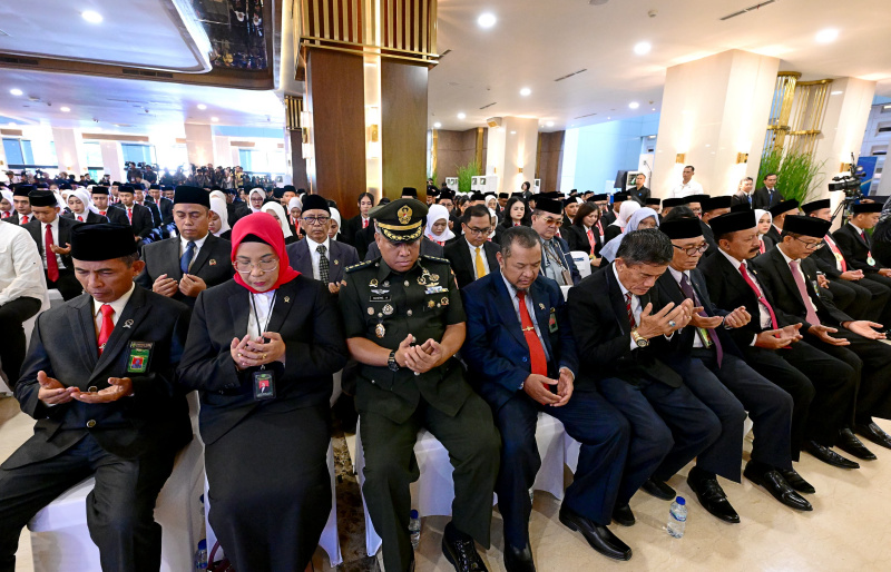 Presiden Prabowo resmi melakukan pengukuhan 1.451 Hakim (Ashar/Foto:Biro-Setpres/SinPo.id)