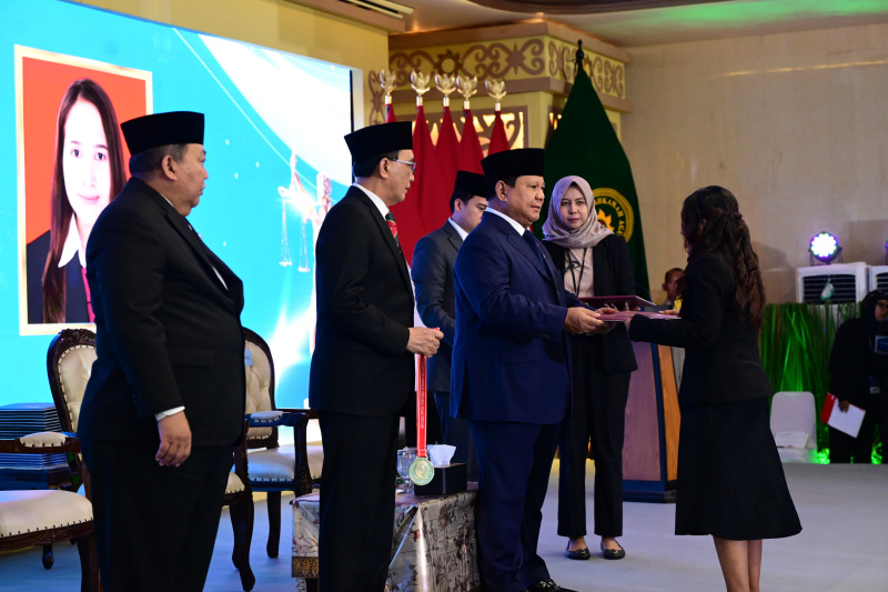 Presiden Prabowo resmi melakukan pengukuhan 1.451 Hakim (Ashar/Foto:Biro-Setpres/SinPo.id)