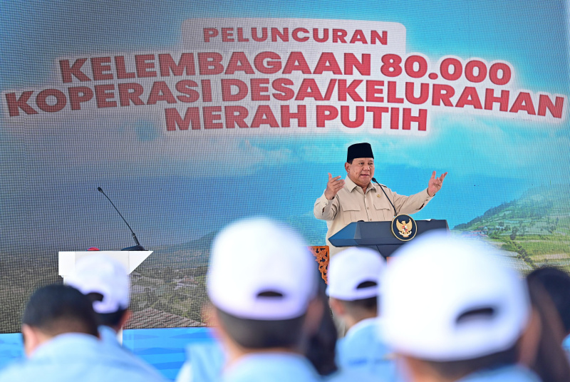 Presiden Prabowo Subianto resmi meluncurkan 80.081 kelembagaan Koperasi desa di Desa Bentangan Klaten Jawa Tengah (Ashar/Foto:BiroPers/SinPo.id)