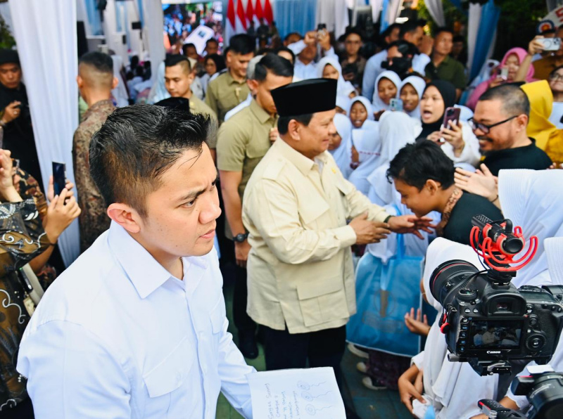 Presiden Prabowo Subianto resmi luncurkan Program Hasil Terbaik Cepat (PHTC) dalam peringati Hari Pendidikan Nasional (Ashar/Foto:Laily-Setpres/SinPo.id)