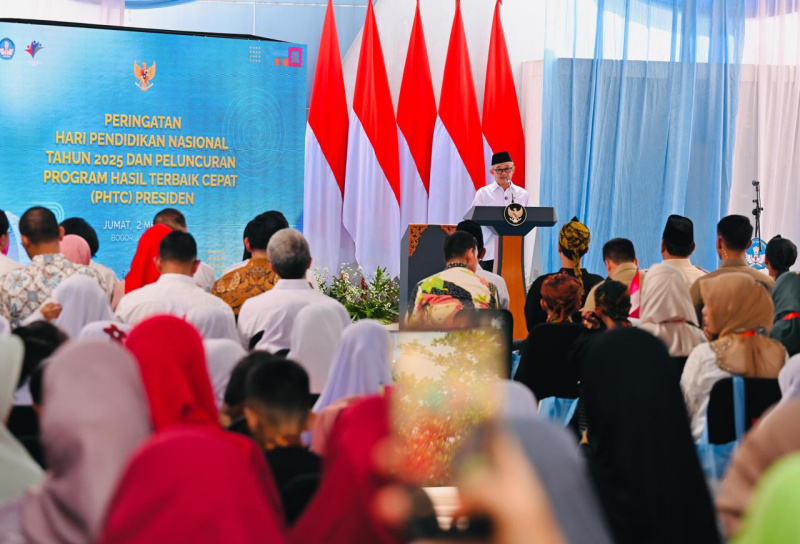 Presiden Prabowo Subianto resmi luncurkan Program Hasil Terbaik Cepat (PHTC) dalam peringati Hari Pendidikan Nasional (Ashar/Foto:Laily-Setpres/SinPo.id)