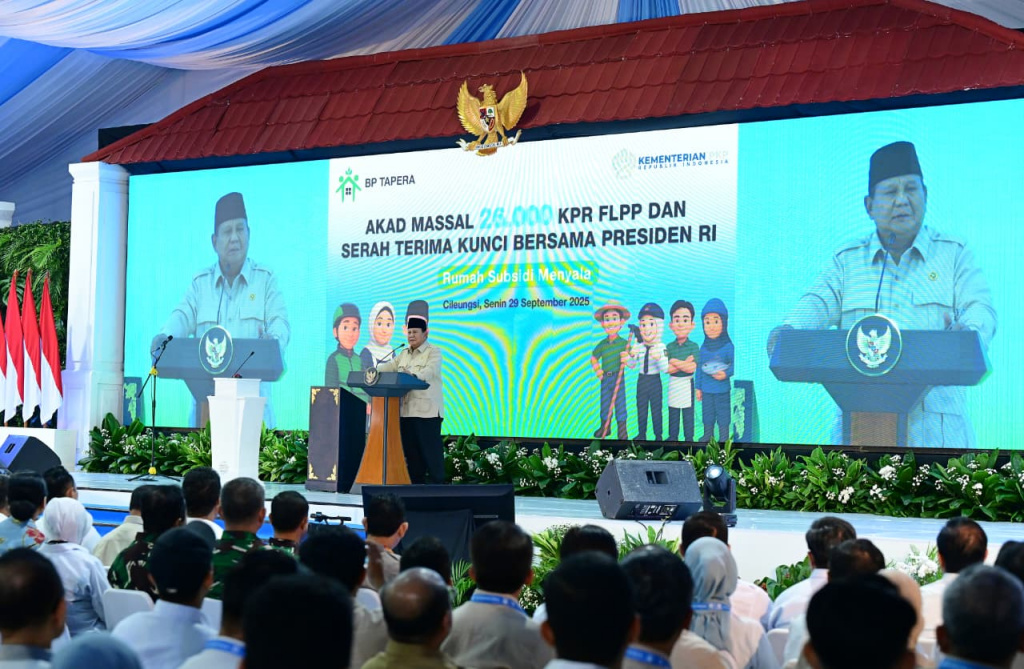 Presiden Prabowo bagikan rumah KPR sebanyak 26.000 unit (Ashar/Foto: BiroSetpres/SinPo.id)