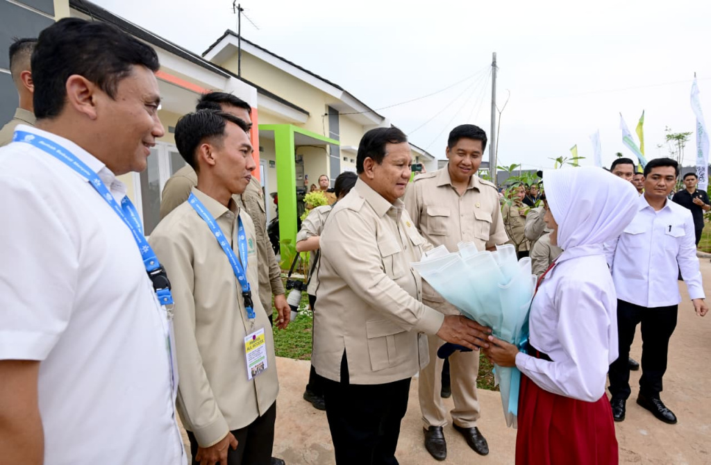 Presiden Prabowo bagikan rumah KPR sebanyak 26.000 unit (Ashar/Foto: BiroSetpres/SinPo.id)