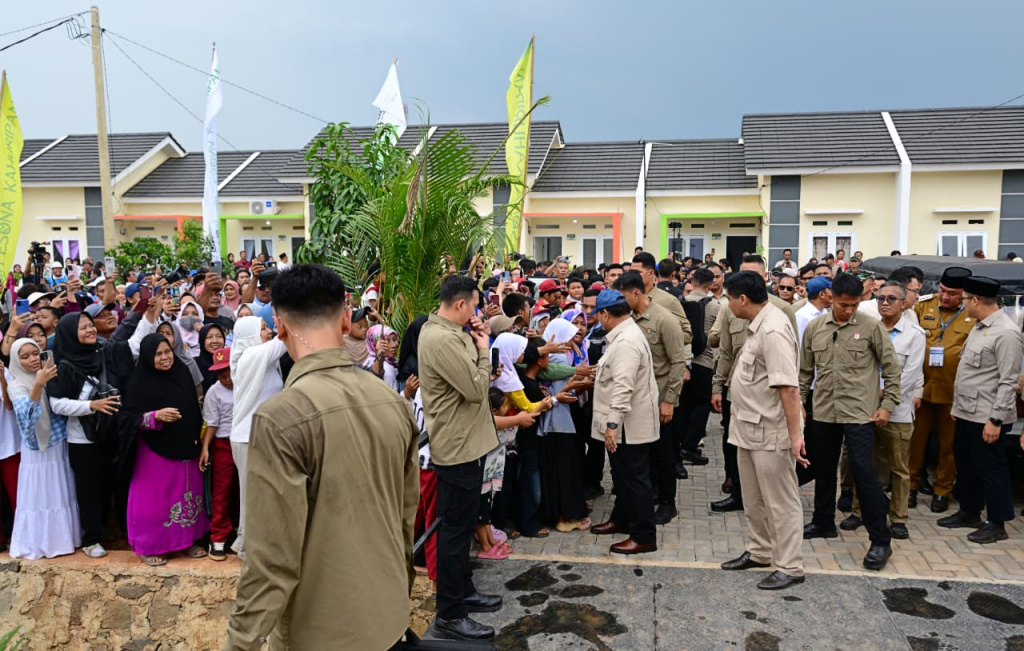 Presiden Prabowo bagikan rumah KPR sebanyak 26.000 unit (Ashar/Foto: BiroSetpres/SinPo.id)