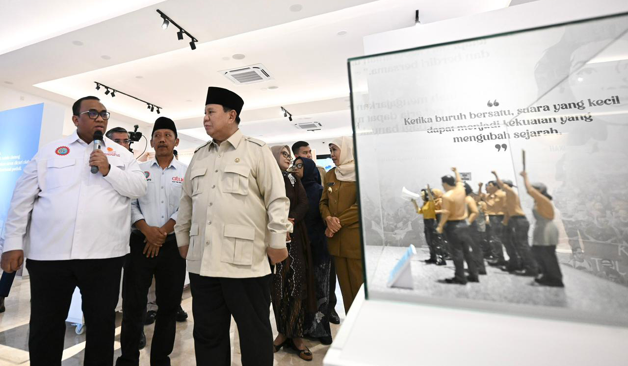 Prabowo resmikan museum ibu Marsinah. (Agus Priatna/BPMI Setpres/SinPo.id)