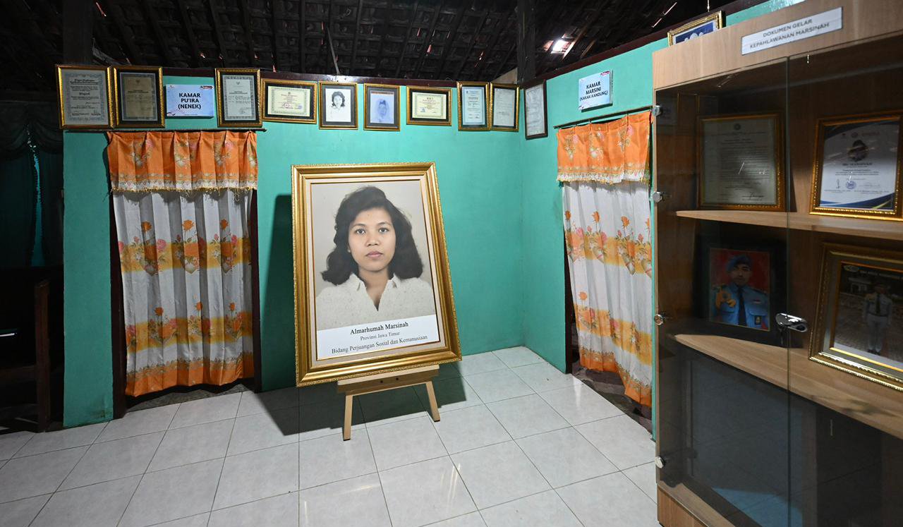 Prabowo resmikan museum ibu Marsinah. (Agus Priatna/BPMI Setpres/SinPo.id)