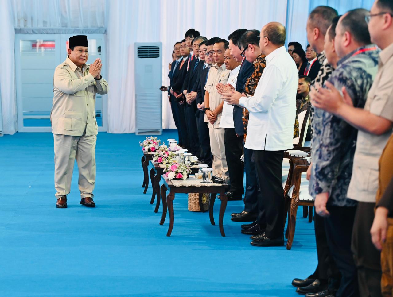 Presiden Prabowo Subianto meresmikan Proyek Hilirisasi Minyak dan Gas PT Lotte Chemical Indonesia di Cilegon (Ashar/Foto:BiroSetpres/SinPo.id)