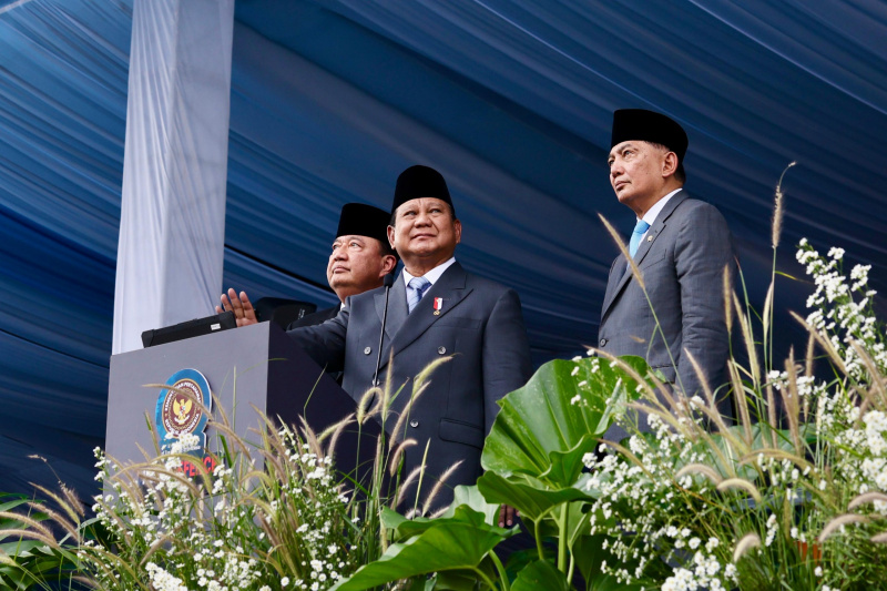 Presiden Prabowo resmikan rantis listrik Maung MV3 EV buatan PT Pindad yang di beri nama Pandu di Indo Defence (Ashar/Foto:Biro-Setpres/SinPo.id)